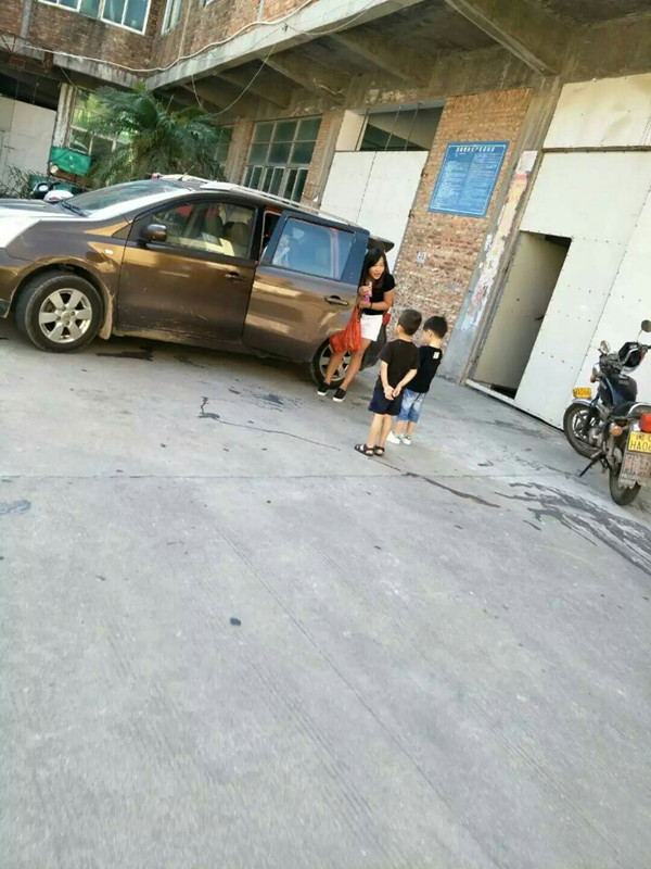 小哈尼幼儿园：防拐骗安全实战演习