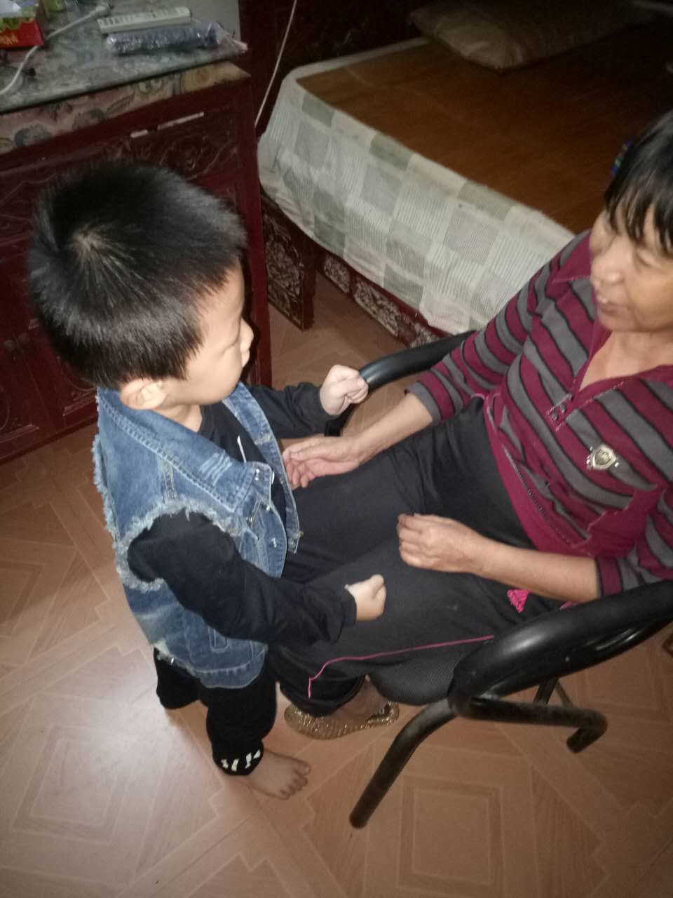 新唐艺术幼儿园—“九九重阳，温情暖暖”