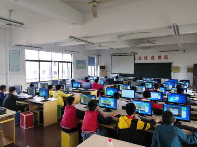 兰溪市举行中小学生虚拟机器人竞赛